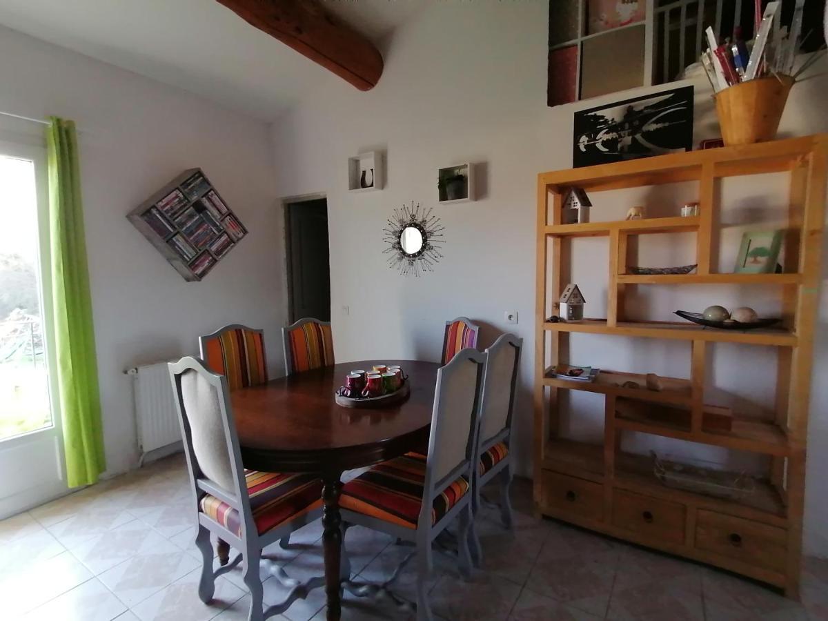 Le Tavan Crillon-le-Brave Luaran gambar